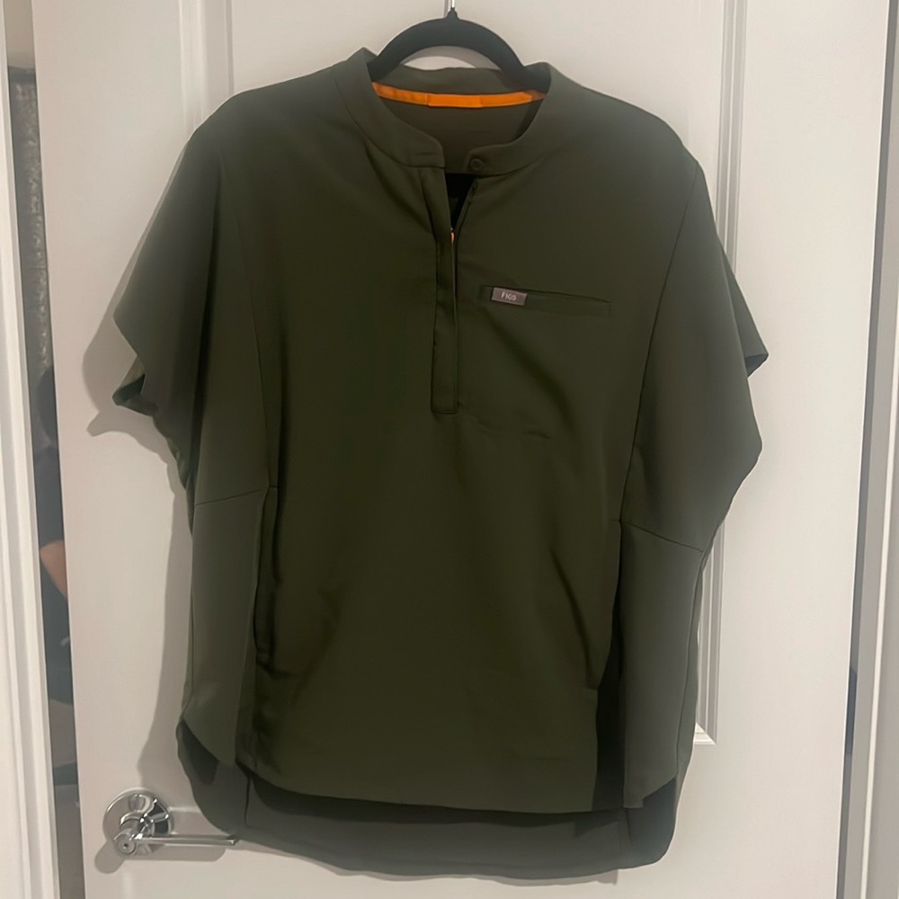 FIGS Montex top MOSS L